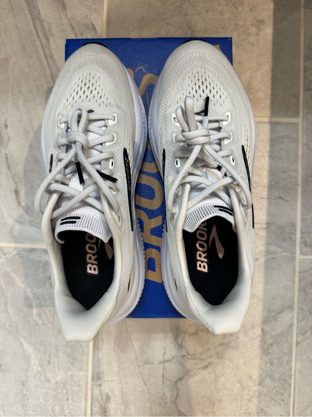 Women’s Brooks Ghost 18